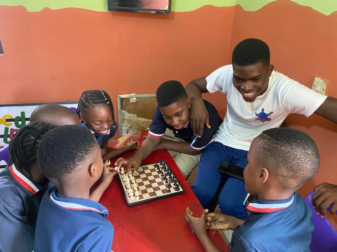 Dandave School pupils learning together